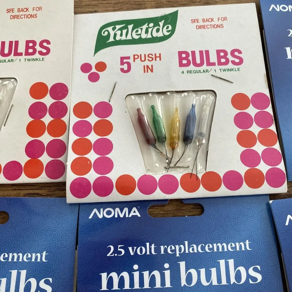 Vintage Christmas Light Replacement Bulbs Yuletide 3.5 Volt And Noma 2.5 Volt